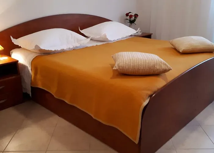 Stulic Daire Makarska